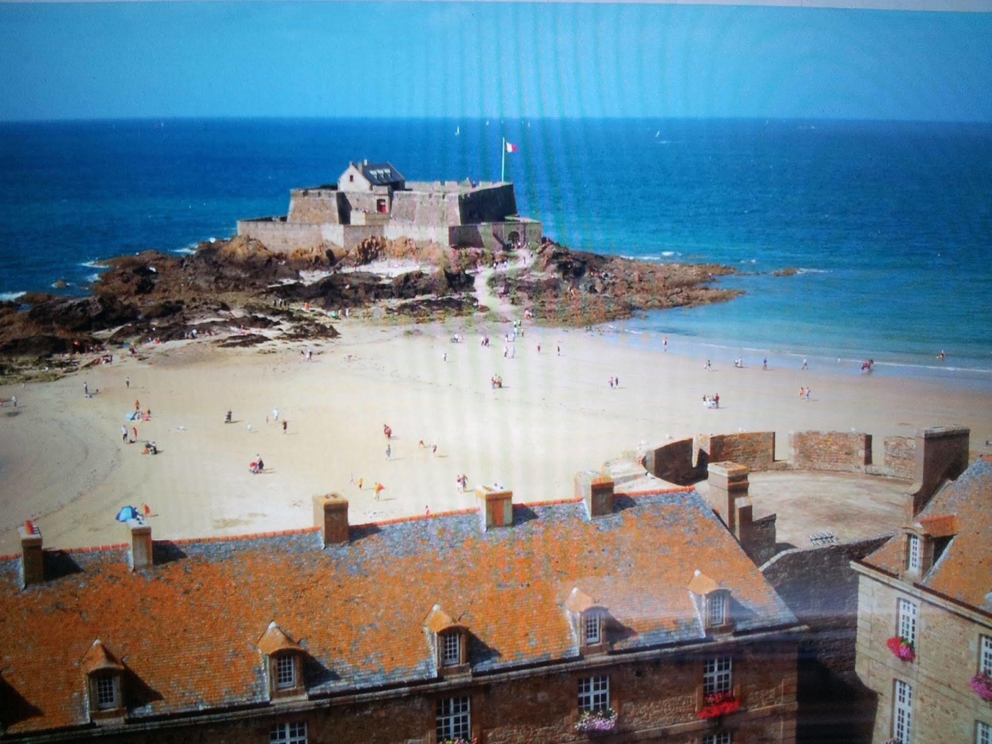 Appartement vue sur mer et sur intra muros st Malo ferry et commerces à 100 m Saint-Malo Extérieur photo