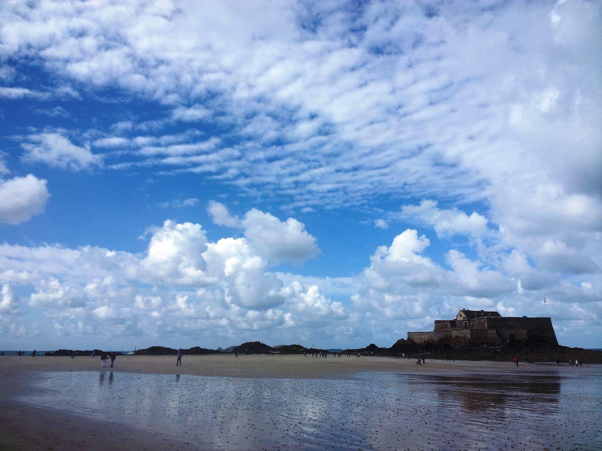Appartement vue sur mer et sur intra muros st Malo ferry et commerces à 100 m Saint-Malo Extérieur photo